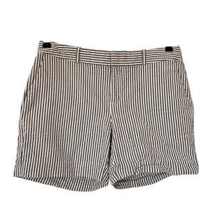Banana Republic Size 0 White & Gray Vacay Preppy Striped Seersucker Short Summer